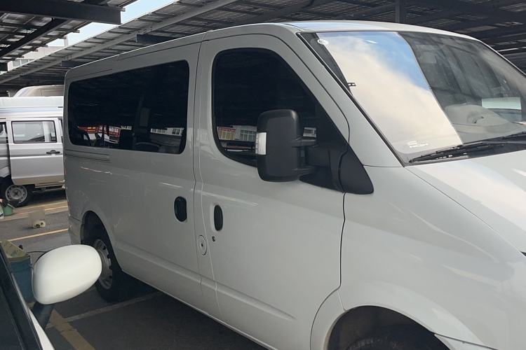 Used SAIC MAXUS Xintu V80 2023 2.0T AMT Classic Aoyuntong Short Wheelbase Ultra-Low Roof 5/6-Seater Exterior 2