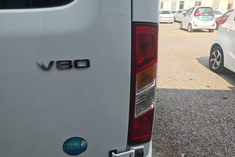Used SAIC MAXUS Xintu V80 2023 2.0T Manual Classic Aoyuntong Short Wheelbase Mid-Roof 7/8/9-Seater Exterior 3