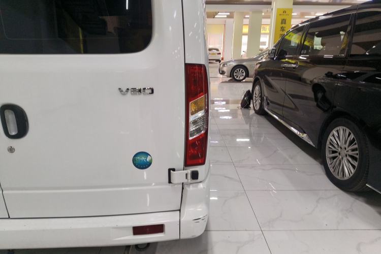 Used SAIC MAXUS Xintu V80 2023 2.0T Manual Classic Aoyuntong Long Wheelbase Mid-Height 6/7/8/9-Seater Exterior 3