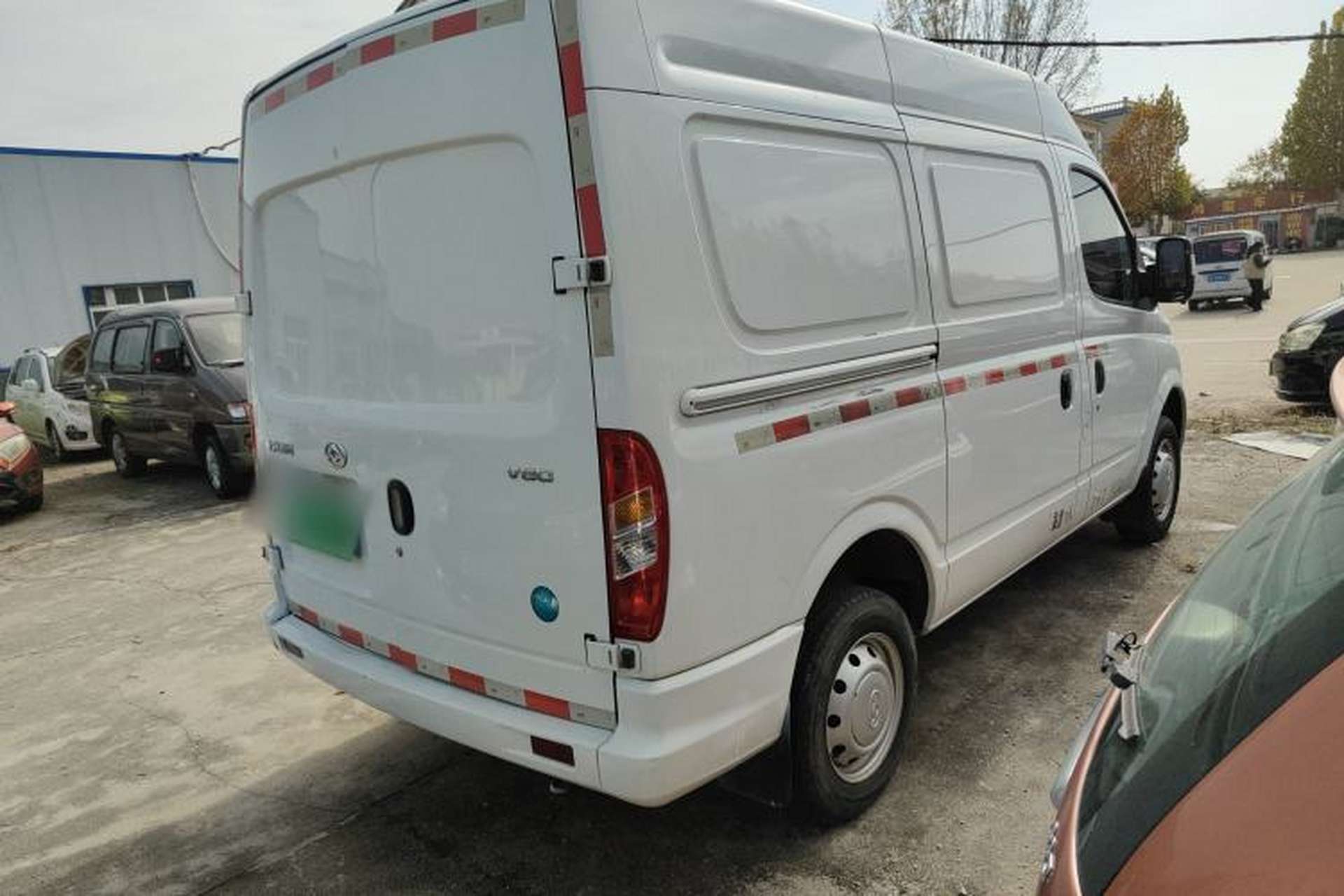 Used SAIC MAXUS Xintu V80 2023 2.0T Manual Classic City Delivery King Short Wheelbase Mid-Roof 3-Seater Exterior 5