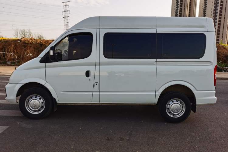 Used SAIC MAXUS Xintu V80 2023 2.0T Manual Classic Aoyuntong Short Wheelbase Mid-Roof 5/6-Seater Exterior 5