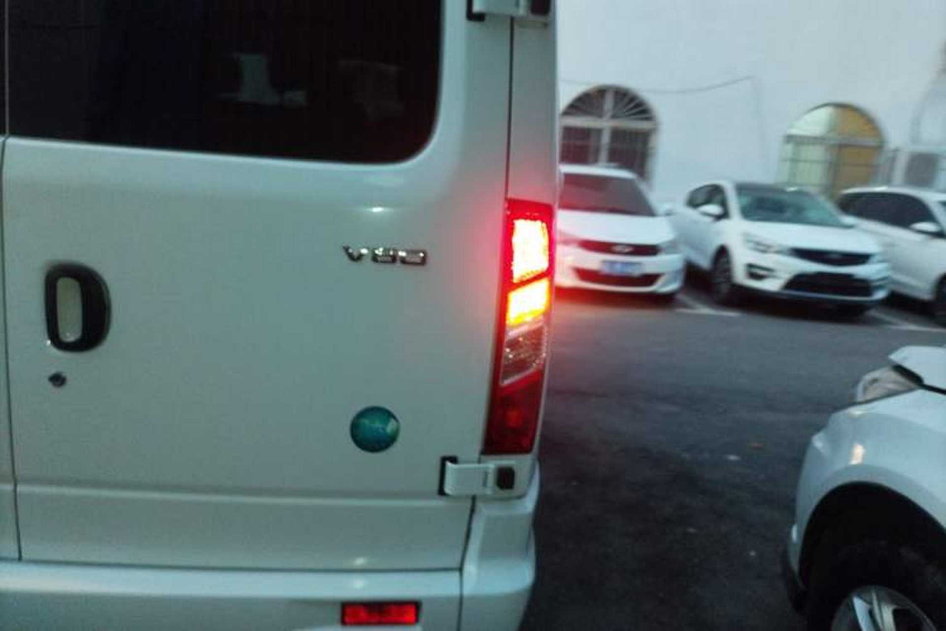 Used SAIC MAXUS Xintu V80 2023 2.0T Manual Classic Aoyuntong Short Wheelbase Mid-Roof 5/6-Seater Exterior 6