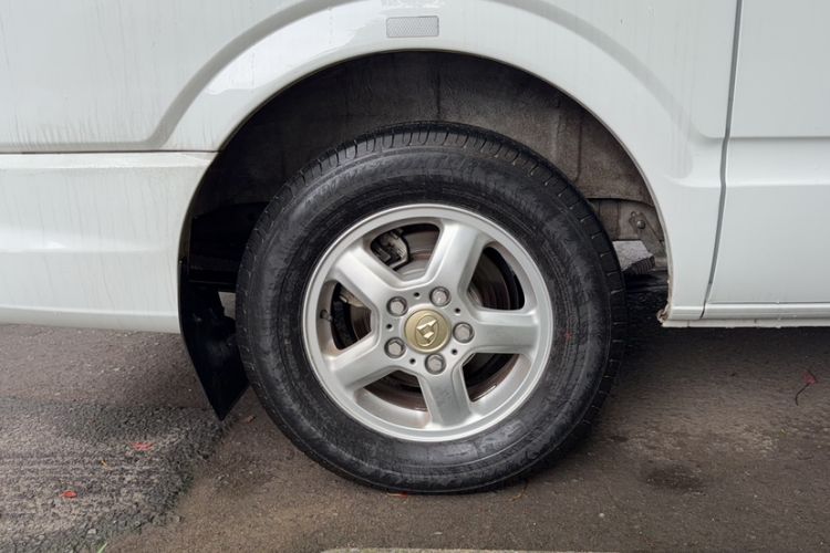 Used SAIC MAXUS Xintu V80 2023 2.0T AMT Classic Aoyuntong Short Wheelbase Ultra-Low Roof 5/6-Seater Exterior 7