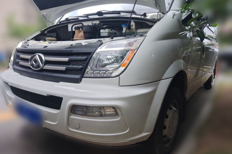 Used SAIC MAXUS Xintu V80 2023 2.0T Manual Classic City Delivery King Long Wheelbase Mid-Roof 3-Seater Guazi used car, China used car export, Used car for sale, Used SAIC MAXUS cars, Cheapest cars for sale