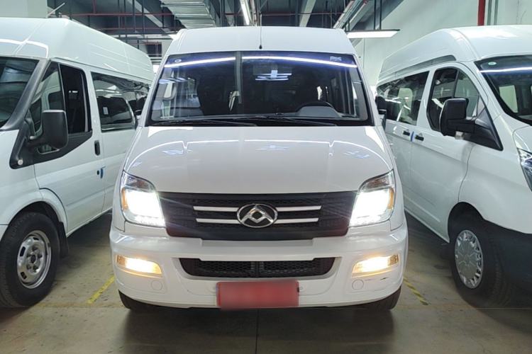 Used SAIC MAXUS Xintu V80 2023 2.0T Manual Classic Aoyuntong Long Wheelbase Mid-Height 6/7/8/9-Seater Front