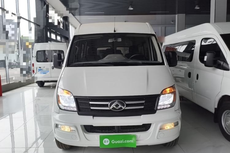 Used SAIC MAXUS Xintu V80 2023 2.0T Manual Classic Aoyuntong Short Wheelbase Mid-Roof 5/6-Seater Front