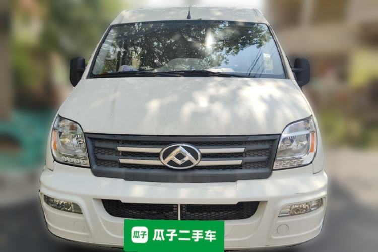 Used SAIC MAXUS Xintu V80 2023 2.0T AMT Classic Aoyuntong Short Wheelbase Mid-Roof 5/6-Seater Front