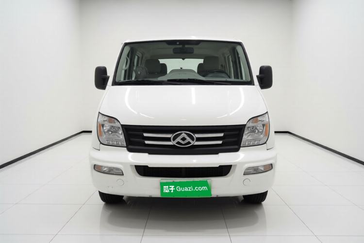 Used SAIC MAXUS Xintu V80 2023 2.0T Manual Classic Aoyuntong Short Wheelbase Ultra-Low Roof 5/6-Seater Front