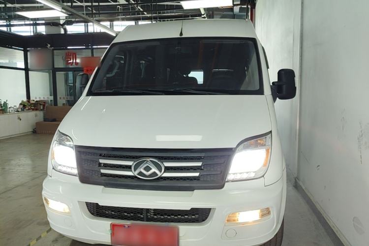 Used SAIC MAXUS Xintu V80 2023 2.0T Manual Classic Aoyuntong Long Wheelbase Mid-Height 6/7/8/9-Seater Front