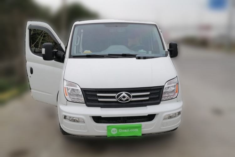 Used SAIC MAXUS Xintu V80 2023 2.0T AMT Classic Aoyuntong Power Version Short Wheelbase Mid-Roof Design 5/6 Seats Front