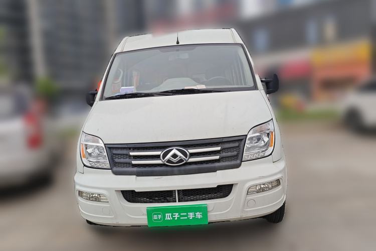 Used SAIC MAXUS Xintu V80 2023 2.0T AMT Classic Aoyuntong Short Wheelbase Mid-Roof 5/6-Seater Front