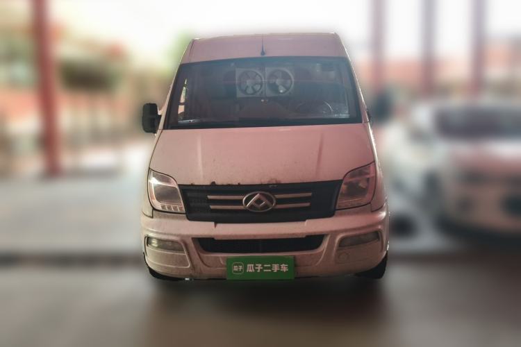 Used SAIC MAXUS Xintu V80 2023 2.0T Manual Classic City Delivery King Long Wheelbase Mid-Roof 3-Seater Front