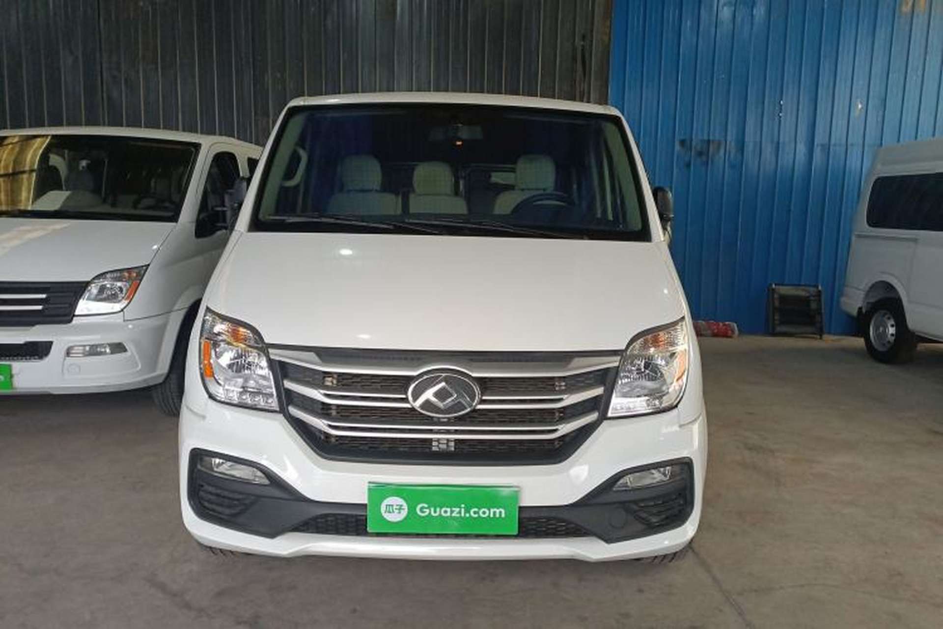 Used SAIC MAXUS Xintu V80 2023 2.0T Manual Classic Aoyuntong Short Wheelbase Ultra-Low Roof 7/8/9-Seater Front