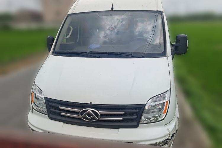 Used SAIC MAXUS Xintu V80 2023 2.0T Manual Classic Aoyuntong Long Wheelbase Mid-Height 6/7/8/9-Seater Front