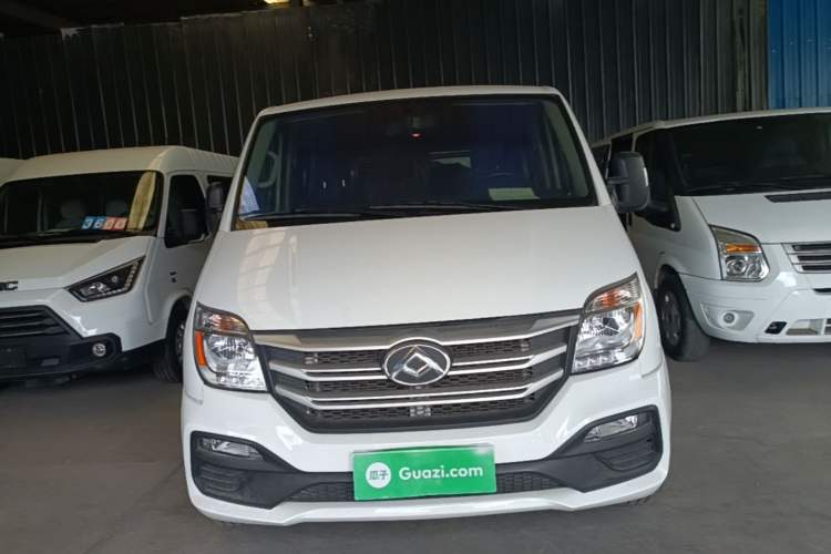Used SAIC MAXUS Xintu V80 2023 2.0T Manual Classic Aoyuntong Short Wheelbase Ultra-Low Roof 7/8/9-Seater Front
