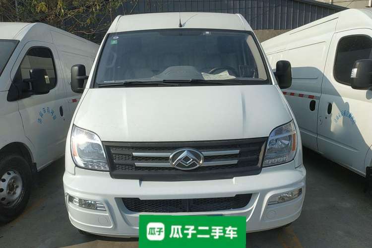 Used SAIC MAXUS Xintu V80 2023 2.0T Manual Classic City Delivery King Short Wheelbase Mid-Roof 3-Seater Front