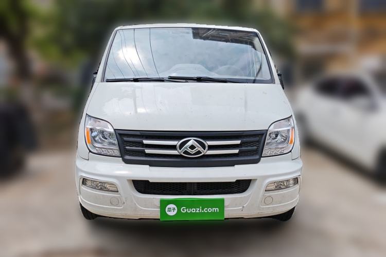 Used SAIC MAXUS Xintu V80 2023 2.0T AMT Classic Aoyuntong Short Wheelbase Ultra-Low Roof 5/6-Seater Front