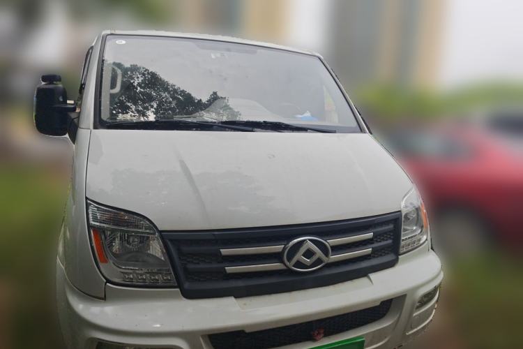 Used SAIC MAXUS Xintu V80  Front