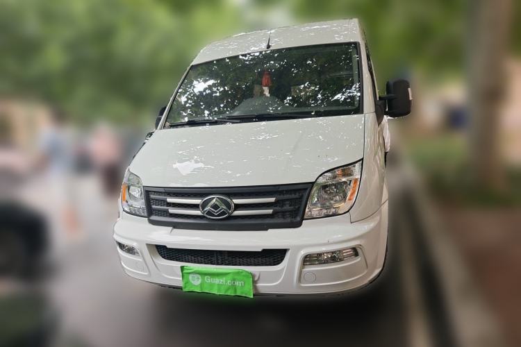 Used SAIC MAXUS Xintu V80 2023 2.0T Manual Classic Aoyuntong Short Wheelbase Mid-Roof 5/6-Seater Front