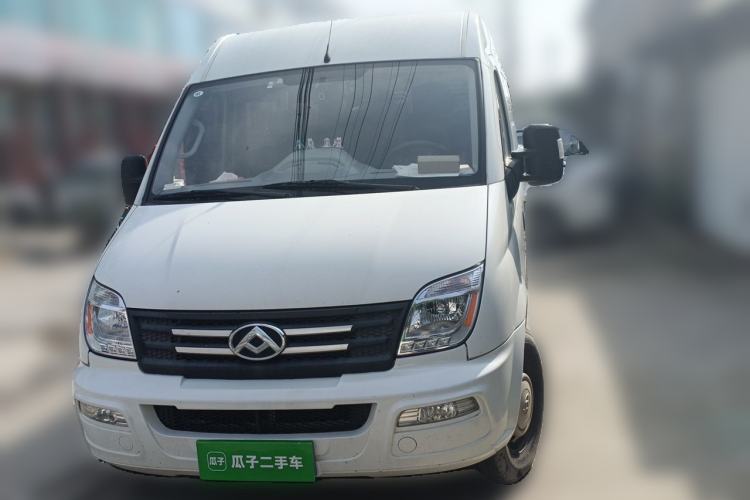 Used SAIC MAXUS Xintu V80 2023 2.0T Manual Classic Aoyuntong Short Wheelbase Mid-Roof 5/6-Seater Front