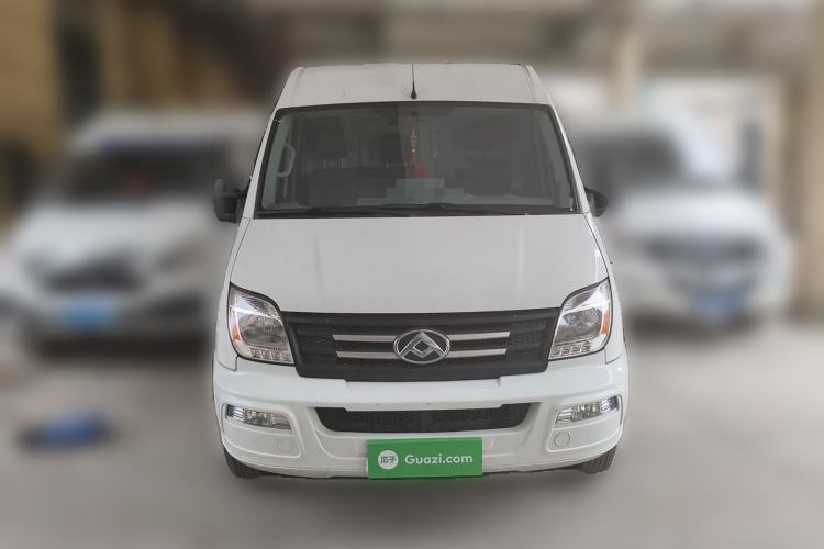 Used SAIC MAXUS Xintu V80 2023 2.0T Manual Classic City Delivery King Short Wheelbase Mid-Roof 3-Seater Front