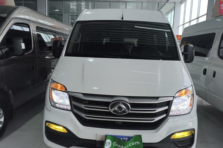 Used SAIC MAXUS Xintu V80 2023 2.0T AMT Classic Aoyuntong Short Wheelbase Mid-Roof 5/6-Seater Front