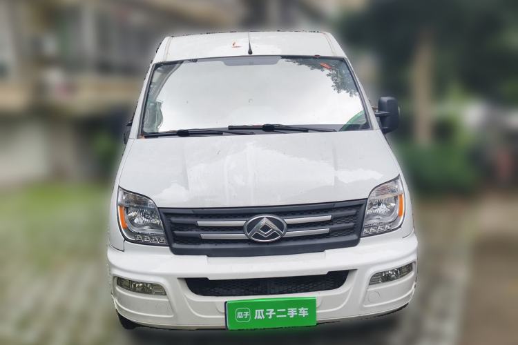 Used SAIC MAXUS Xintu V80 2023 2.0T Manual Classic Aoyuntong Short Wheelbase Mid-Roof 5/6-Seater Front
