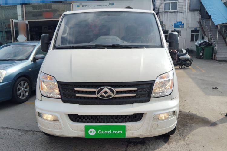 Used SAIC MAXUS Xintu V80 2023 2.0T Manual Classic City Delivery King Short Wheelbase Ultra-Low Roof 3-Seater Front