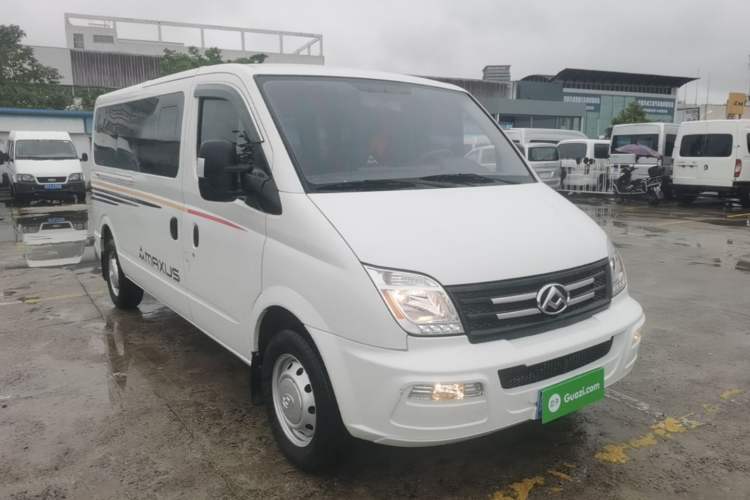Used SAIC MAXUS Xintu V80 2023 2.0T Manual Classic Aoyuntong Long Wheelbase Ultra-Low Roof 6/7/8/9-Seater Front Right 45 Deg