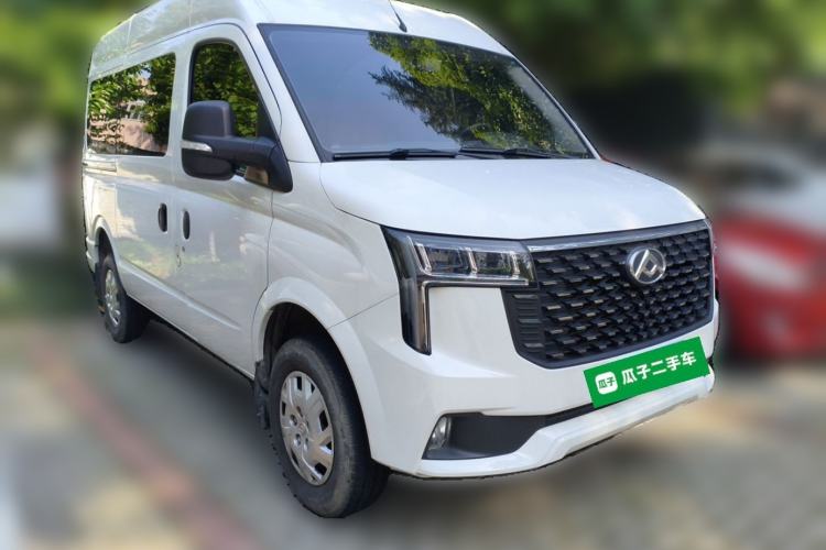 Used SAIC MAXUS Xintu V80 2023 2.0T AMT Classic Aoyuntong Short Wheelbase Mid-Roof 5/6-Seater Front Right 45 Deg