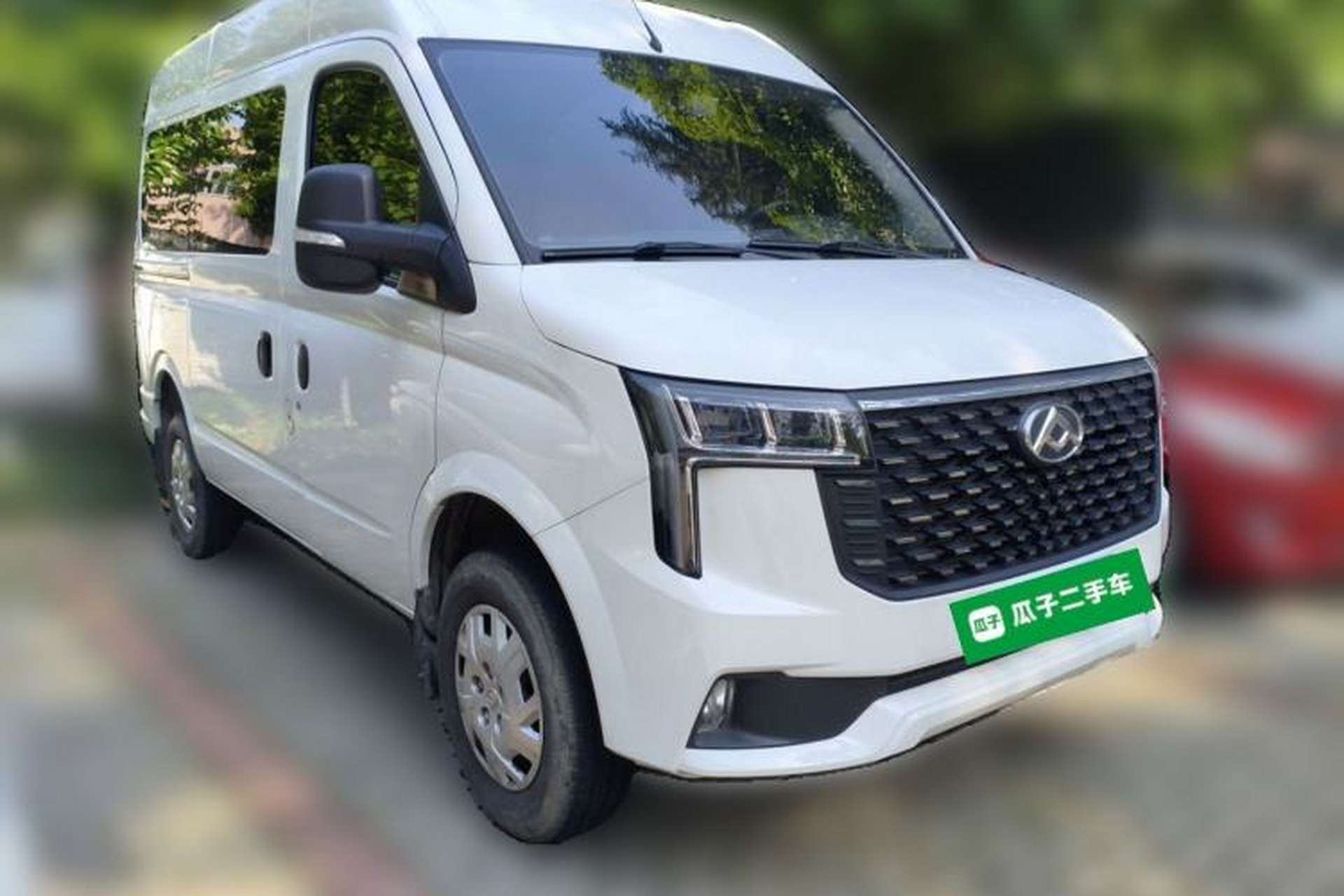 Used SAIC MAXUS Xintu V80 2023 2.0T AMT Classic Aoyuntong Short Wheelbase Mid-Roof 5/6-Seater Front Right 45 Deg