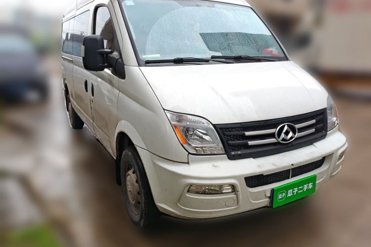 Used SAIC MAXUS Xintu V80 2023 2.0T Manual Classic Aoyuntong Long Wheelbase Mid-Height 6/7/8/9-Seater Front Right 45 Deg