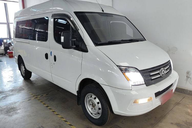 Used SAIC MAXUS Xintu V80 2023 2.0T Manual Classic Aoyuntong Long Wheelbase Mid-Height 6/7/8/9-Seater Front Right 45 Deg