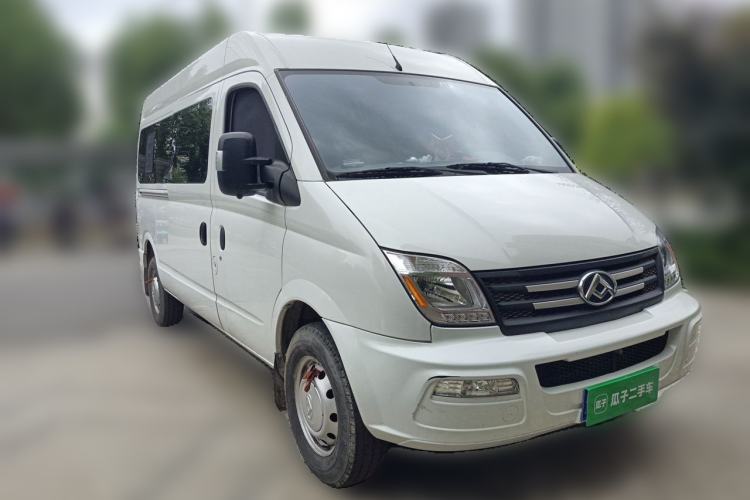 Used SAIC MAXUS Xintu V80 2023 2.0T Manual Classic Aoyuntong Long Wheelbase Mid-Height 6/7/8/9-Seater Front Right 45 Deg