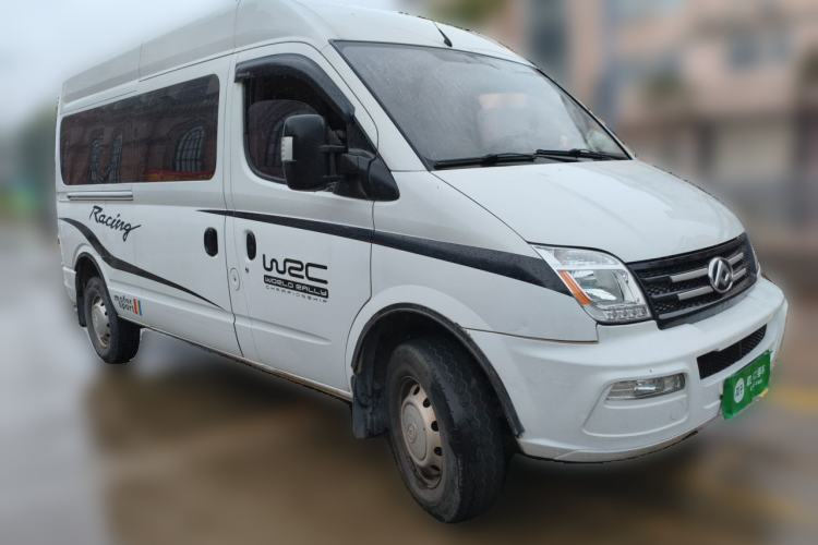 Used SAIC MAXUS Xintu V80 2023 2.0T Manual Classic Aoyuntong Long Wheelbase Mid-Height 6/7/8/9-Seater Front Right 45 Deg