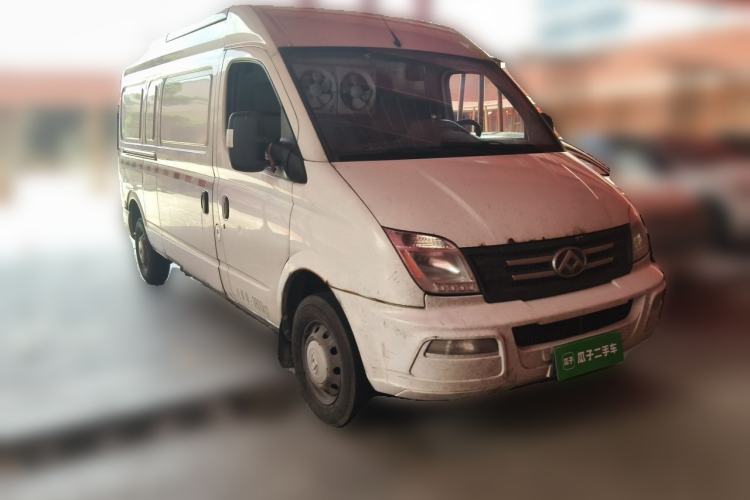 Used SAIC MAXUS Xintu V80 2023 2.0T Manual Classic City Delivery King Long Wheelbase Mid-Roof 3-Seater Front Right 45 Deg