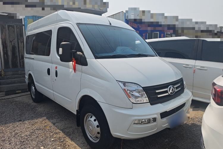 Used SAIC MAXUS Xintu V80 2023 2.0T Manual Classic Aoyuntong Short Wheelbase Mid-Roof 7/8/9-Seater Front Right 45 Deg