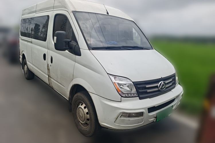 Used SAIC MAXUS Xintu V80 2023 2.0T Manual Classic Aoyuntong Long Wheelbase Mid-Height 6/7/8/9-Seater Front Right 45 Deg