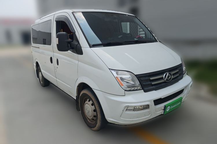 Used SAIC MAXUS Xintu V80 2023 2.0T Manual Classic Aoyuntong Short Wheelbase Ultra-Low Roof 5/6-Seater Front Right 45 Deg