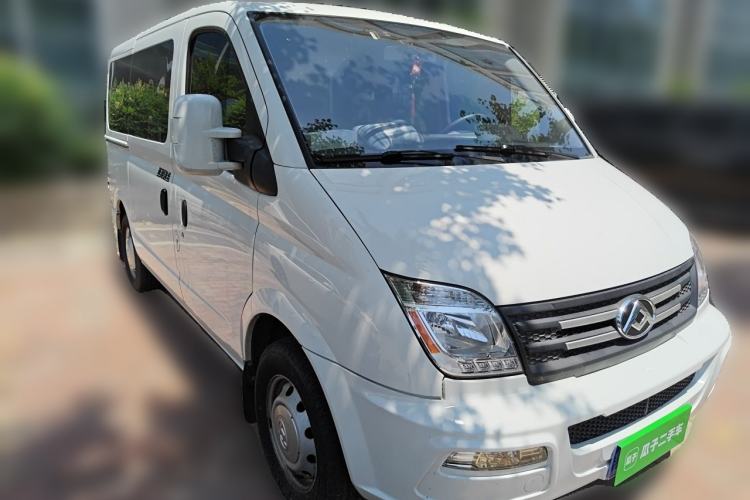 Used SAIC MAXUS Xintu V80 2023 2.0T AMT Classic Aoyuntong Power Version Short Wheelbase Ultra-Low Roof 5/6-Seater Front Right 45 Deg