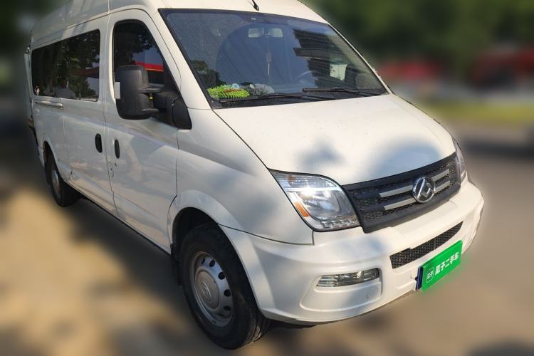Used SAIC MAXUS Xintu V80 2023 2.0T Manual Classic Aoyuntong Long Wheelbase Mid-Height 6/7/8/9-Seater Front Right 45 Deg