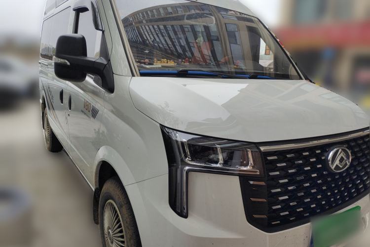 Used SAIC MAXUS Xintu V80  Front Right 45 Deg