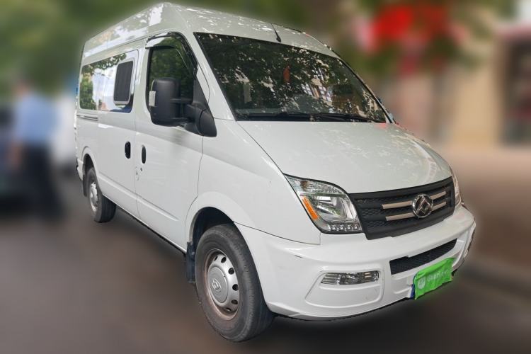 Used SAIC MAXUS Xintu V80 2023 2.0T Manual Classic Aoyuntong Short Wheelbase Mid-Roof 5/6-Seater Front Right 45 Deg