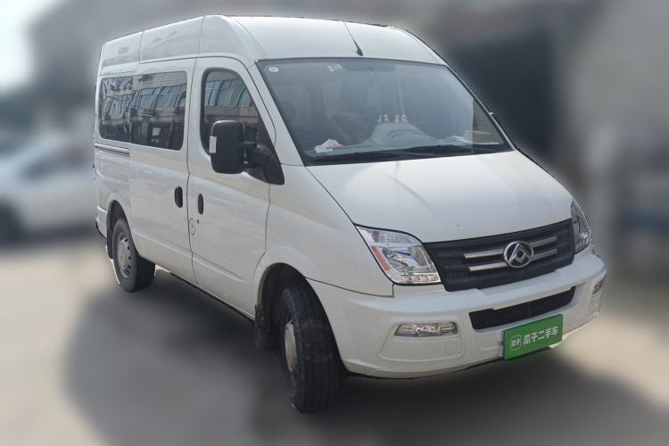 Used SAIC MAXUS Xintu V80 2023 2.0T Manual Classic Aoyuntong Short Wheelbase Mid-Roof 5/6-Seater Front Right 45 Deg