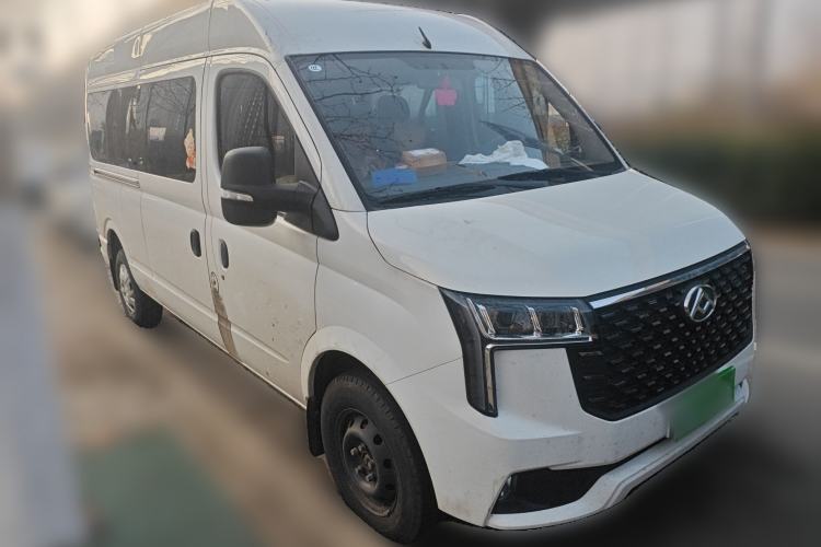 Used SAIC MAXUS Xintu V80 2023 2.0T Manual Classic Aoyuntong Long Wheelbase Mid-Height 6/7/8/9-Seater Front Right 45 Deg