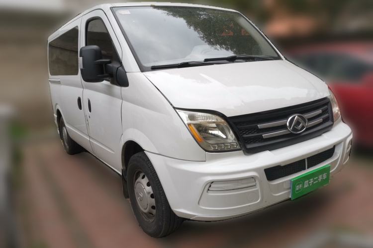 Used SAIC MAXUS Xintu V80 2023 2.0T Manual Classic Aoyuntong Short Wheelbase Ultra-Low Roof 5/6-Seater Front Right 45 Deg