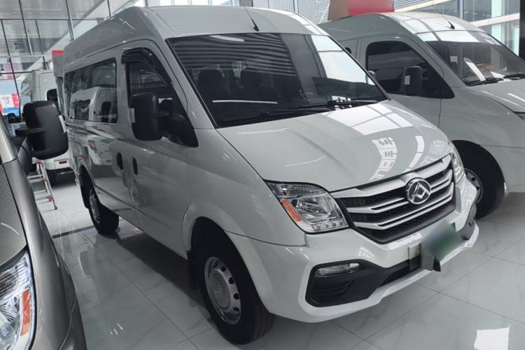Used SAIC MAXUS Xintu V80 2023 2.0T AMT Classic Aoyuntong Short Wheelbase Mid-Roof 5/6-Seater Front Right 45 Deg