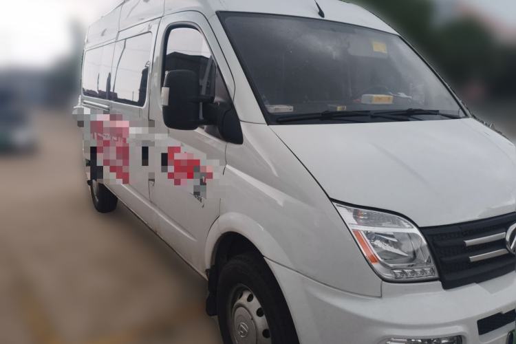 Used SAIC MAXUS Xintu V80 2023 2.0T Manual Classic Aoyuntong Long Wheelbase Mid-Height 6/7/8/9-Seater Front Right 45 Deg