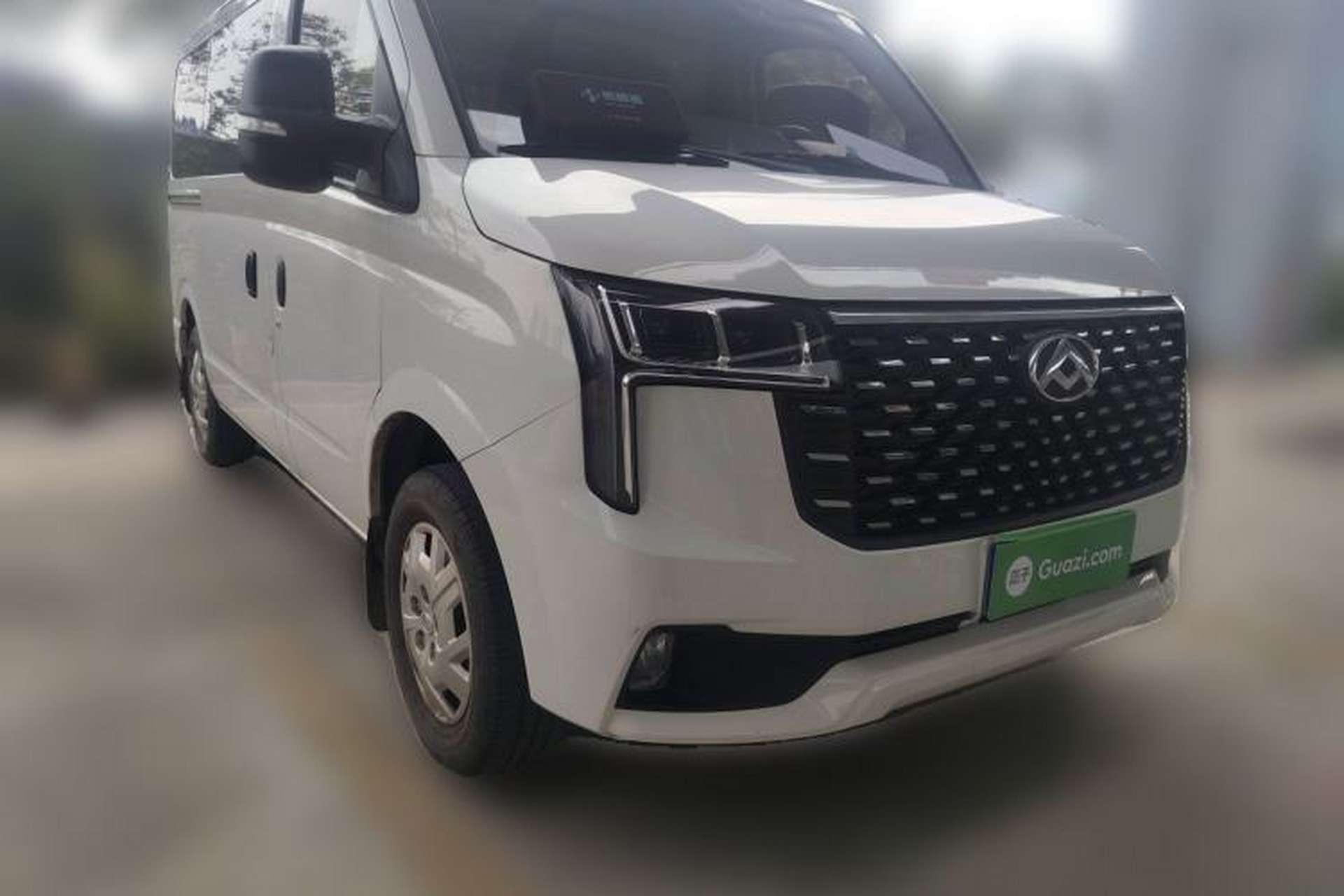 Used SAIC MAXUS Xintu V80 2023 2.0T Manual Classic Aoyuntong Short Wheelbase Ultra-Low Roof 5/6-Seater Front Right 45 Deg