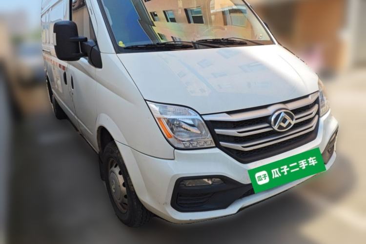 Used SAIC MAXUS Xintu V80 2023 2.0T Manual Classic City Delivery King Long Wheelbase High Roof 3 Seats Front Right 45 Deg